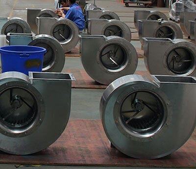 出廠前每一臺(tái)離心風(fēng)機(jī)得都要單獨(dú)試機(jī)